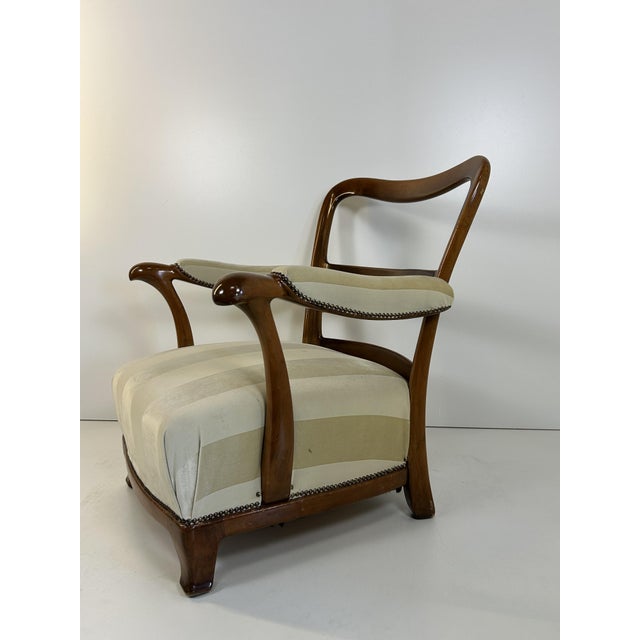 Wood Vintage Reading Chair in the style of Paolo Buffa, 1950s For Sale - Image 7 of 12