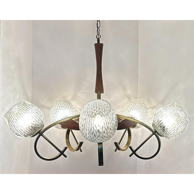 1960s Japanese Wood and Brass 5-Light Tulip Chandelier With Original Textured-Glass Shades For Sale - Image 4 of 12