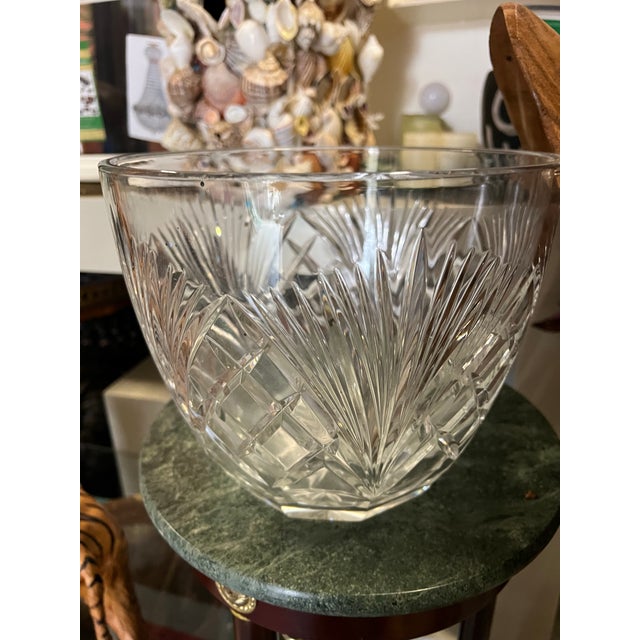 Up for consideration is a beautiful vintage glass serving punch bowl. This would look lovely in your home and it is a...