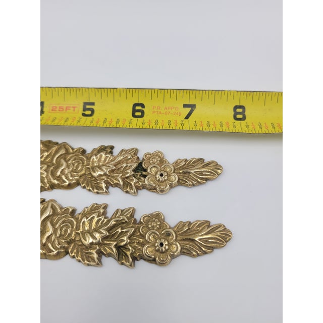 1980s Pair of 1980s Vintage Bombay Co. Brass Floral Bow & Rose Ormolu Appliques For Sale - Image 5 of 11