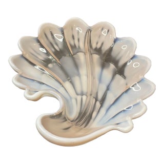 Vintage 1960's Duncan & Miller Pink Opalescent Shell Plate "Sanibel" For Sale