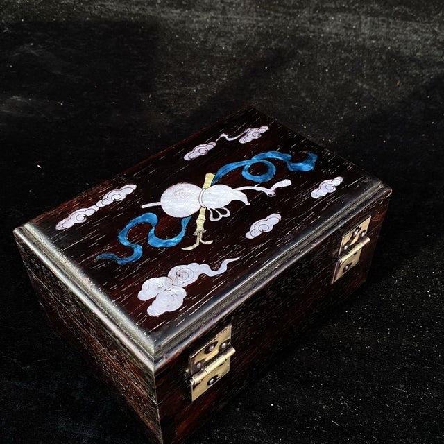 Vintage Chinese Rosewood & Mother-of-Pearl Inlay Jewelry Box – Auspicious Objects & Clouds Motif For Sale - Image 9 of 9
