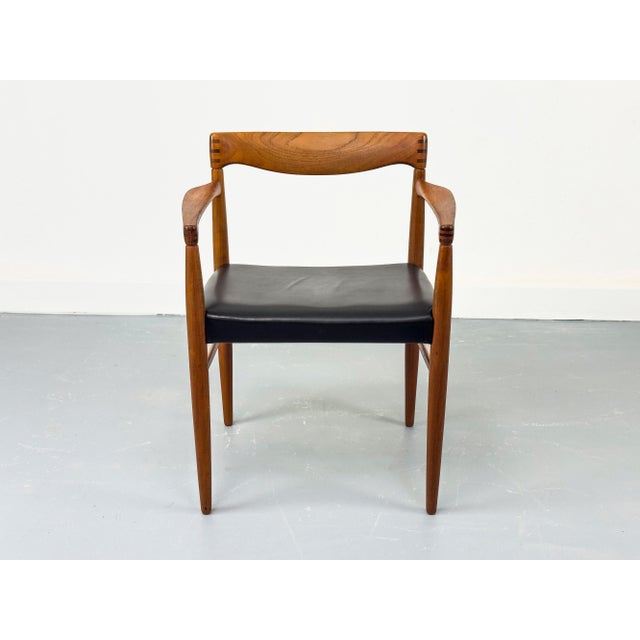 High-quality and very comfortable armchair made of solid teak with beautifully shaped armrests and exquisite details,...