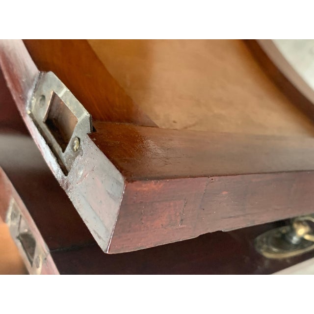 Late 19th Century Louis XVI Style Pair of Marquetry Nightstands with Bronze & Mirror Crest For Sale - Image 11 of 18