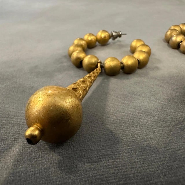 A Set of 1980s Costume Jewelry Gilt Metal Italian Earrings For Sale - Image 6 of 9