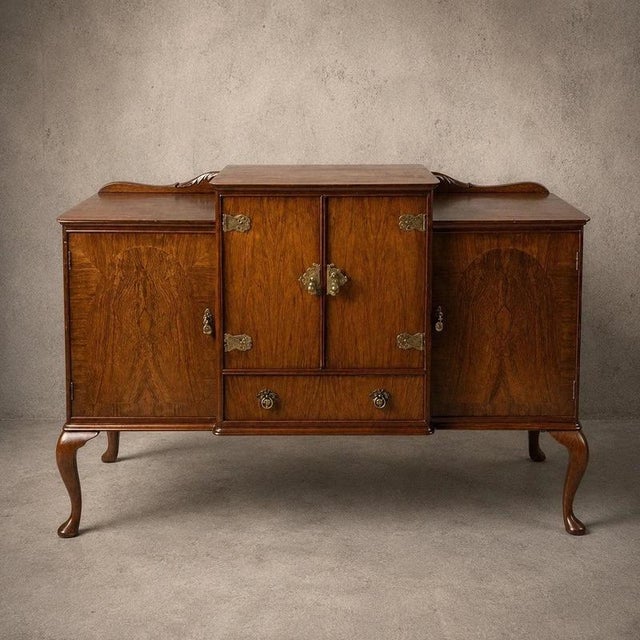 Art Deco Walnut Cocktail Cabinet with Brass Hardware, 1930s For Sale - Image 6 of 6