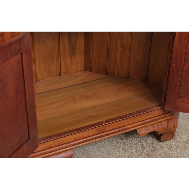 David Smith Tiger Maple 2 Piece Country Corner China Cabinet For Sale In Philadelphia - Image 6 of 18