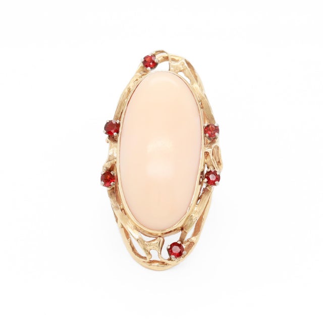 Large 1970s Sculptural 14k Gold, Coral, & Garnet Gemstone Cocktail Ring For Sale - Image 4 of 13