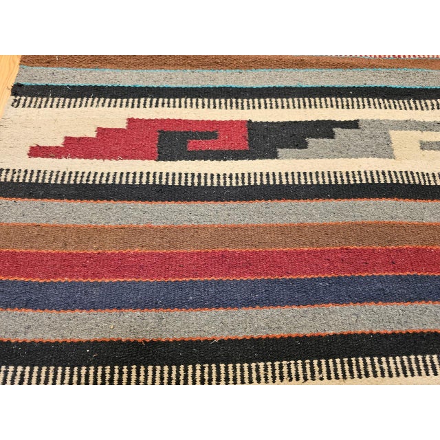 1900 - 1909 Vintage American Southwestern Saltillo Kilim Rug, Medallion & Striped Pattern, Ivory & Red, 5x7 For Sale - Image 5 of 18