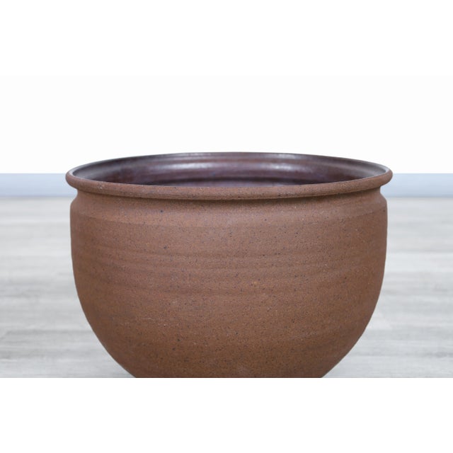 Mid-Century Modern Mid-Century Modern Earthgender Ceramic Planter by David Cressey & Robert Maxwell For Sale - Image 3 of 11