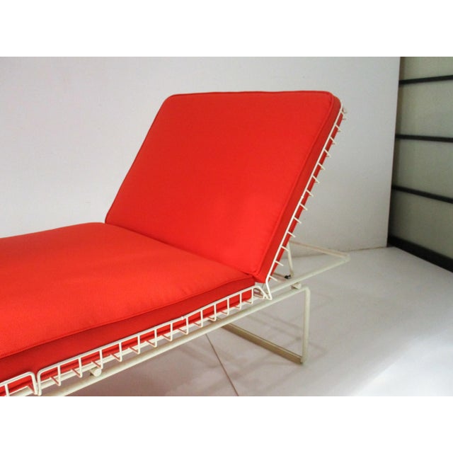 Knoll Knoll Rare Wire Indoor Chaise Lounge Chair by Richard Schultz For Sale - Image 4 of 11
