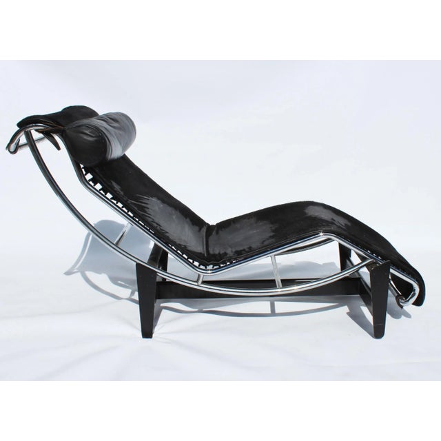 Cassina Model LC4 Chaise Lounge by Le Corbusier for Cassina, 1960s For Sale - Image 4 of 9