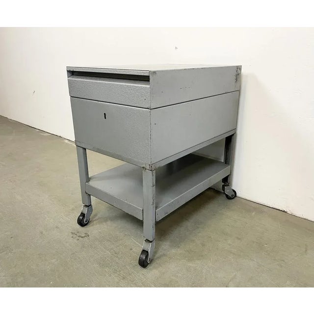 Mid-Century Modern Industrial Grey Trolley, 1960s For Sale - Image 3 of 13