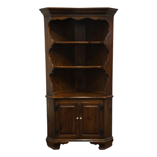 Ethan Allen Antiqued Pine Old Tavern Rustic Americana 40" Corner Cabinet / Bookcase 12-6018 For Sale