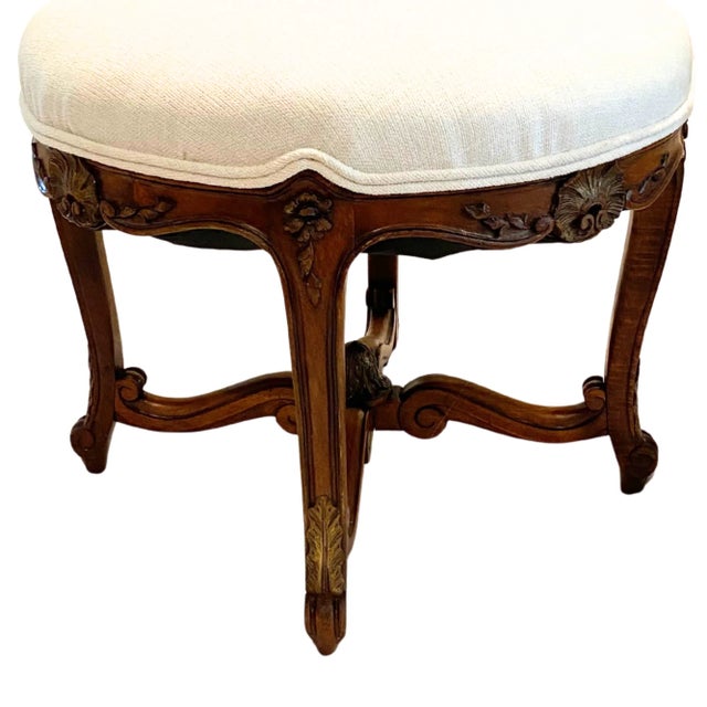 Early 19th Century French Louis XV Carved Walnut Tabouret (Stool) – Original Frame and Upholstery Construction, Updated in White Performance Fabric For Sale - Image 11 of 18