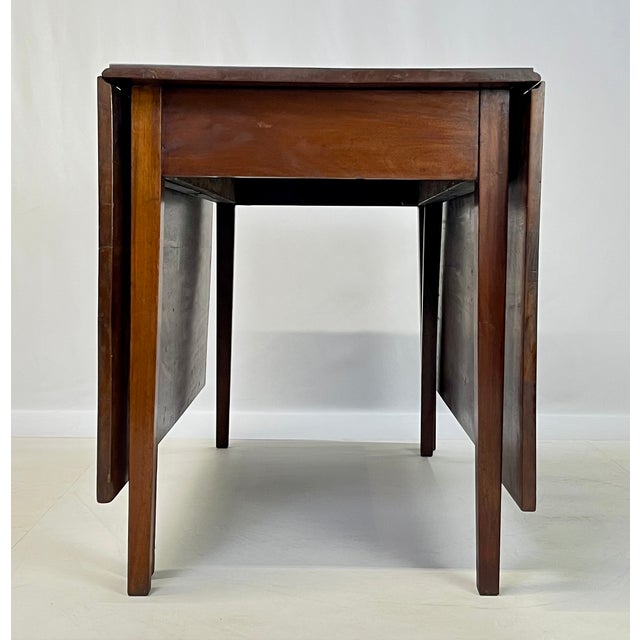 Wood Vintage Federal Style Mahogany Drop-Leaf Dining Table For Sale - Image 7 of 16