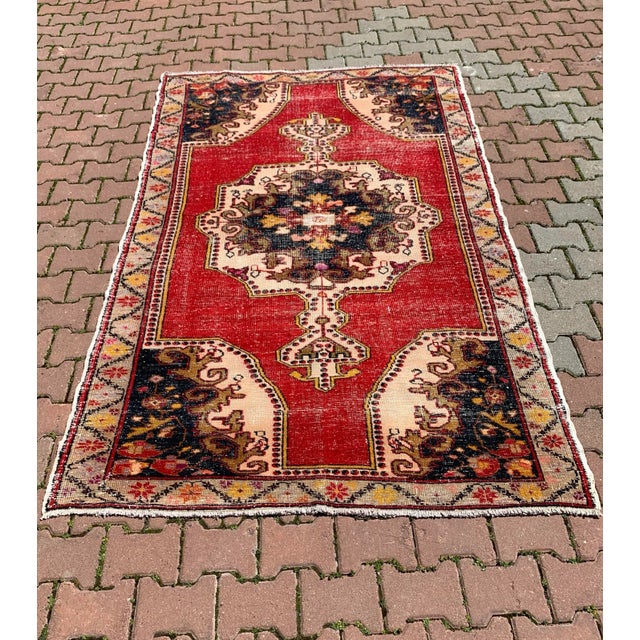 1980s Turkish Red Medallion Hand Knotted Rug For Sale - Image 13 of 13