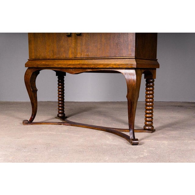 Art Nouveau Commode in Oak For Sale - Image 13 of 18