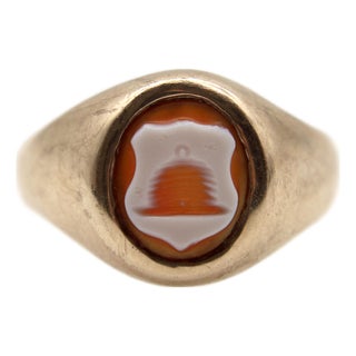 Late 19th Century Victorian 9k Gold Beehive Banded Agate Intaglio Ring, Size 8 For Sale