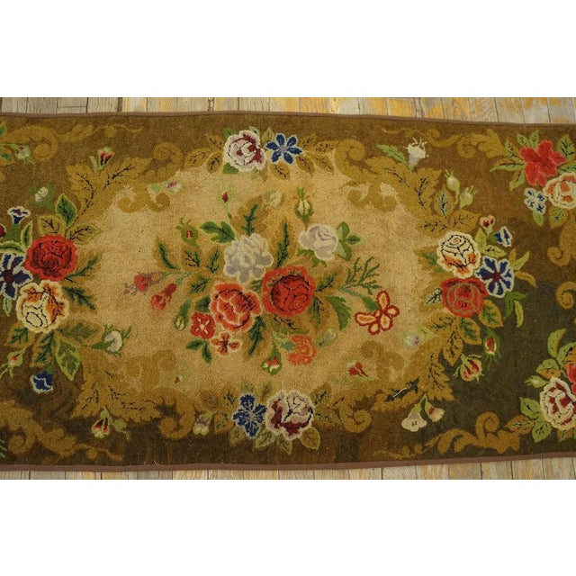 1950s Vintage American Hooked Floral Medallion Wool Brown Earth Tone 1950s Modern Rug For Sale - Image 5 of 12