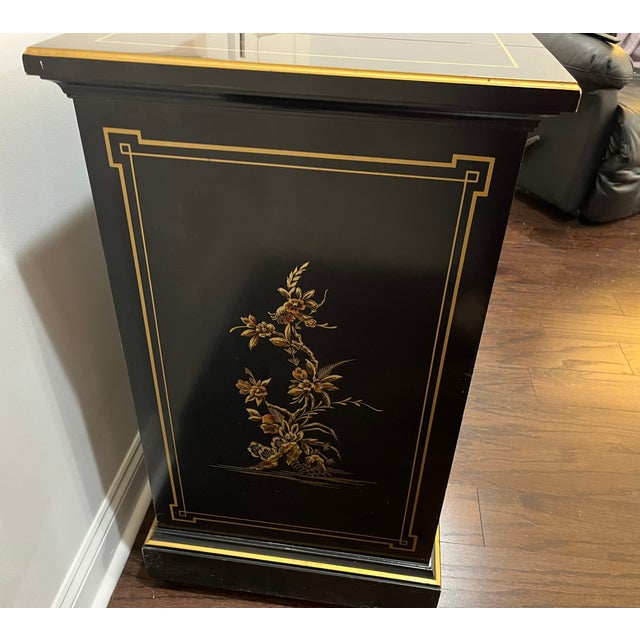 Mid-Century Modern Drexel 1970s Heritage Et Cetera Chinoiserie Style Buffet/Beverage Server With Flip Top and Wheels for Manouverability. For Sale - Image 3 of 7