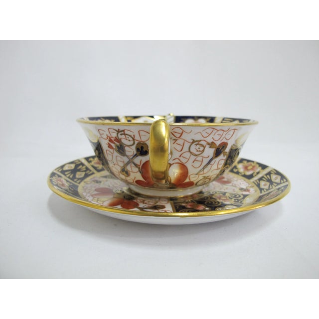 Early 20th Century Early 20th Century Royal Crown Derby 2451 Traditional Imari Bone China Soup Cup Bowl & Saucer Set - 4pcs For Sale - Image 5 of 13