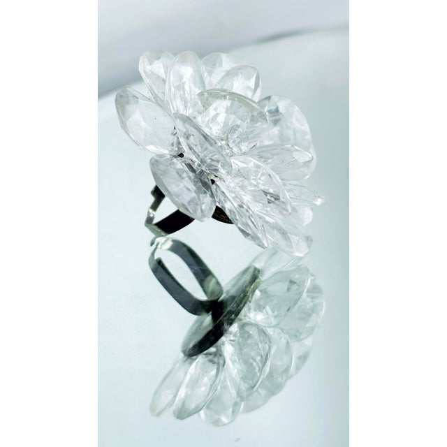 Vintage Y2k Clear Resin Flower Cocktail Ring, Size 6 For Sale - Image 14 of 16