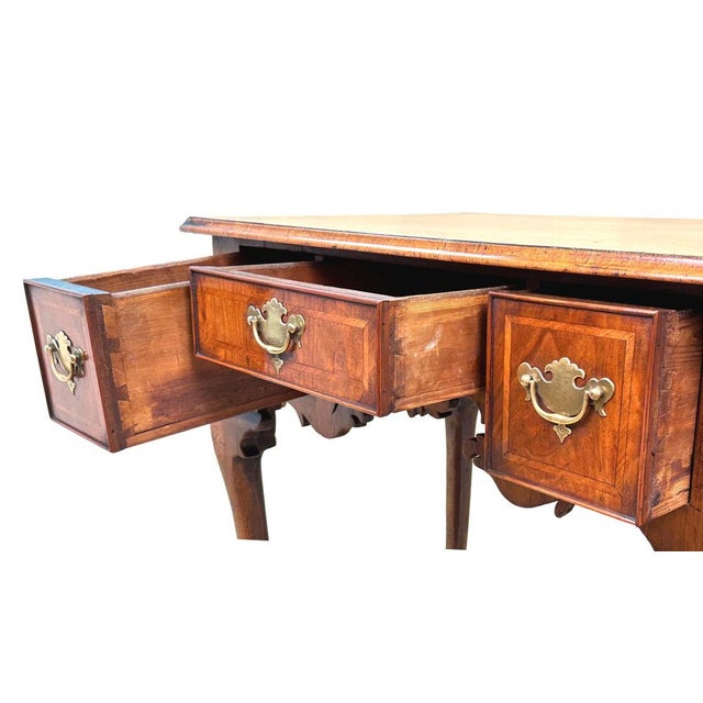Early 18th Century Georgian Walnut Lowboy, 1730 For Sale - Image 10 of 16