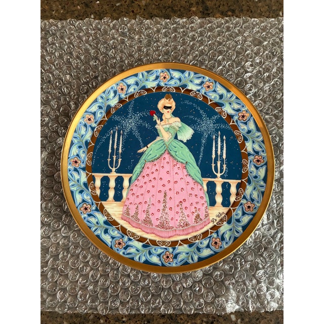 Mid-Century Modern 1960s De Wan Porcelain Plates, Part of the "Le Grandi Opere Liriche"' (Great Opera Works) Series Celebrating Giacomo Puccini's Famous Opera, Tosca. For Sale - Image 3 of 8