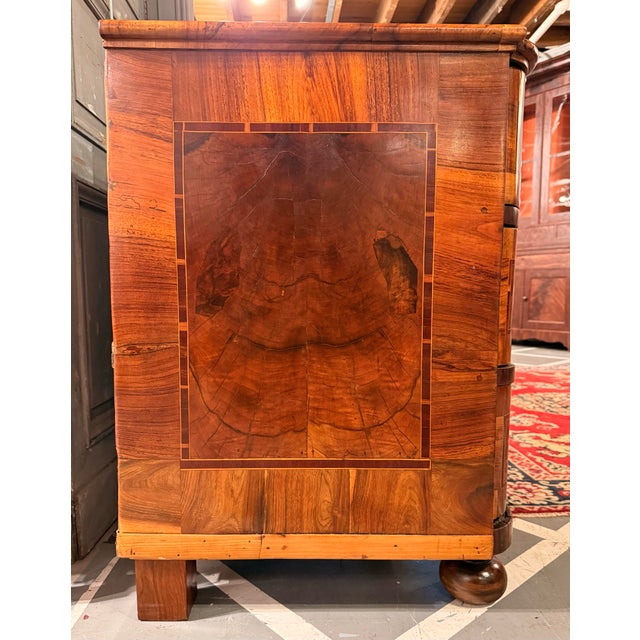 Italian 18th Century Italian Chest of Drawers For Sale - Image 3 of 6
