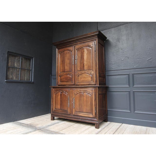 Brown French Buffet À Deux Corps in Walnut For Sale - Image 8 of 18