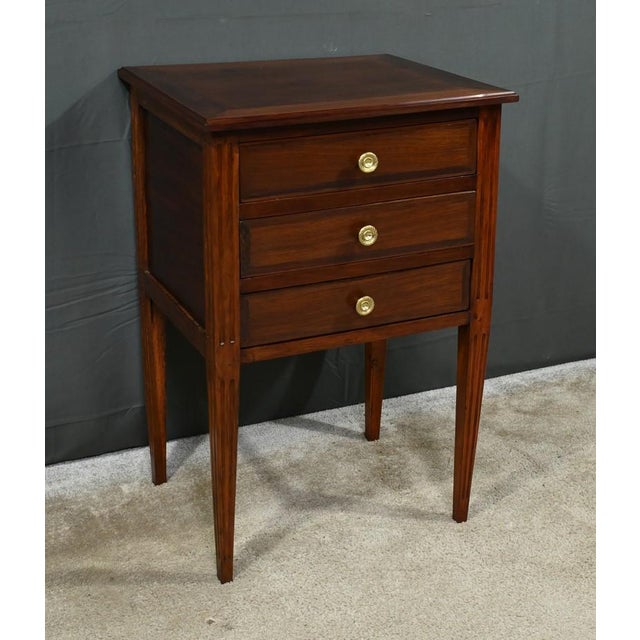 This mahogany chiffonier, dating from the end of the 18th century, is a superb example of the Louis XVI style. This style,...