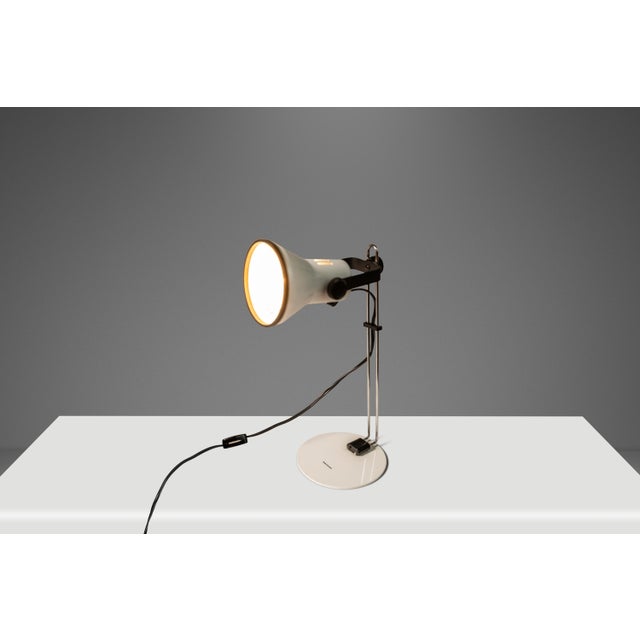 Vintage Mid-Century Modern Industrial Mechanical Adjustable Tension Desk Lamp by Tensor, C. 1980's For Sale In Orlando - Image 6 of 12