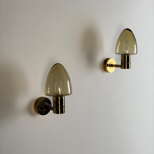 Model V-220 Sconces in Amber Glass and Brass by Hans-Agne Jakobsson, 1960s, Set of 2 For Sale - Image 10 of 18