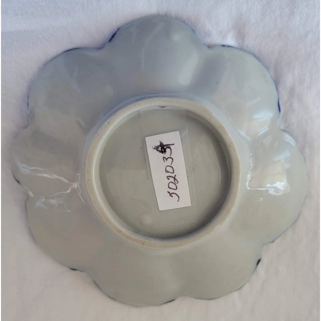 Japanese 1870 Early Nippon Hp Cobalt & Gold Gilt Floral Shape Accent Bowl in Lattice Work & Spring Flowers For Sale - Image 3 of 4