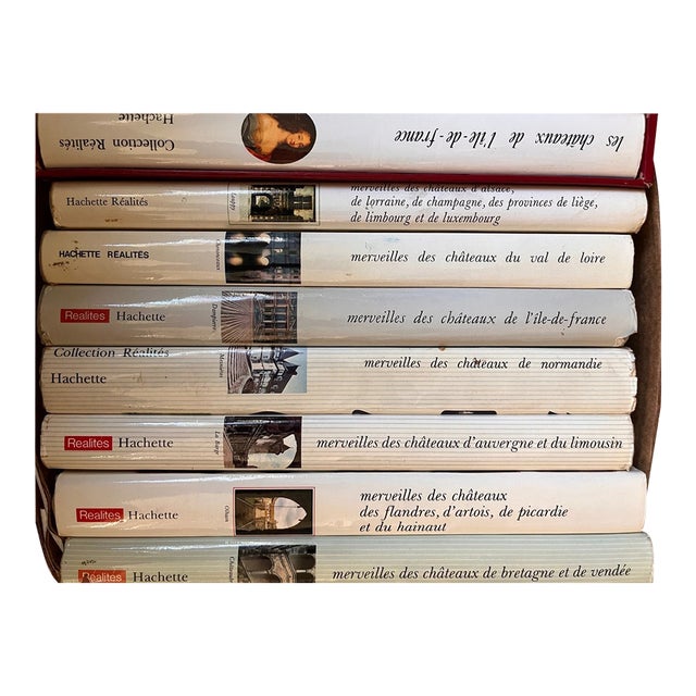 Mid 20th Century Hachette Merveilles des Châteaux d'Auvergne et Limousin Vintage Hardcover Book For Sale