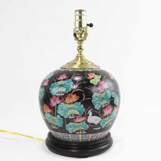Mid 20th Century Black Famille Rose Porcelain Table Lamp With Lotus and Crane Motif For Sale - Image 5 of 12