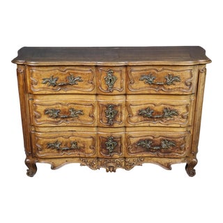 Large Fine Quality 18th Century Carved Walnut French Louis XV Style Commode For Sale