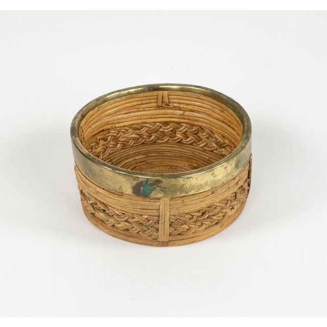 Wood Mid-Century Modern Round Bowl in Rattan and Brass, 1970s For Sale - Image 7 of 11