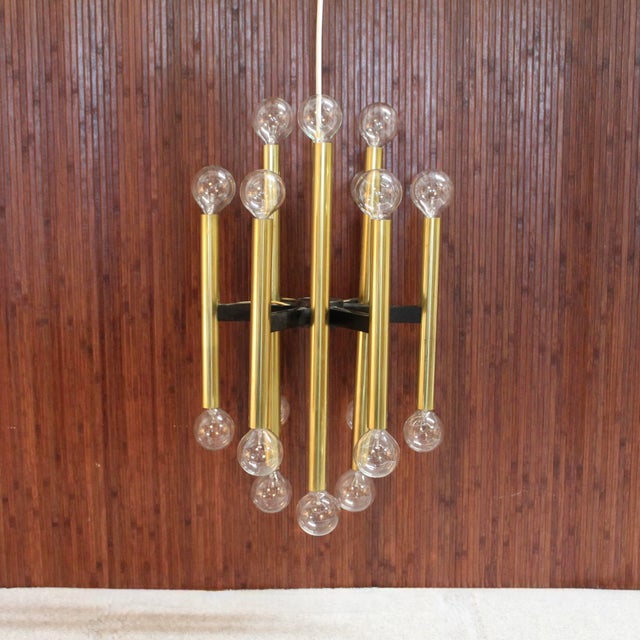 Metal Italian 18 Light Pendant Chandelier | Gaetano Sciolari Style For Sale - Image 7 of 8