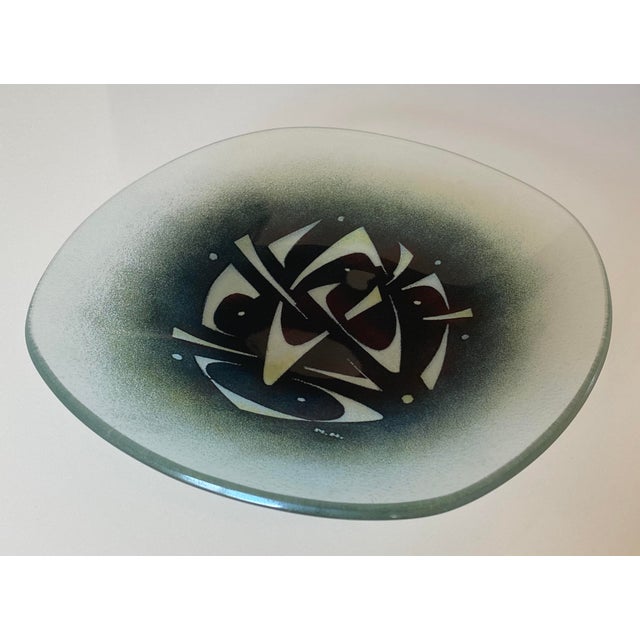 Mid-Century Modern Mid-Century Maurice Heaton Boomerang Motif Art Glass Plate For Sale - Image 3 of 9
