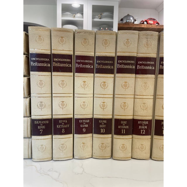 1961 Cream Encyclopedia Britannica Complete Set, 1961 Printing – 24 Volumes With Gilt Edges For Sale In Philadelphia - Image 6 of 16