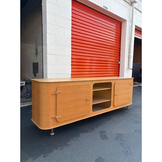 Mid-Century Modern Mid-Century Modern Oak Media Console With Rounded Corners For Sale - Image 3 of 10