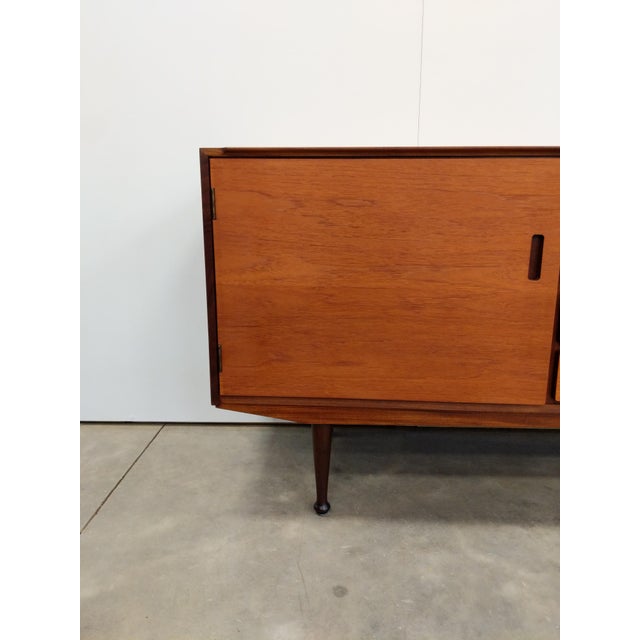 Vintage Mid Century Modern Teak Credenza by Meredew, Attributed For Sale - Image 9 of 9