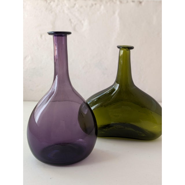 Mid-Century Modern Pair of Vintage European Handblown Glass Vases – Lilac & Green For Sale - Image 3 of 11