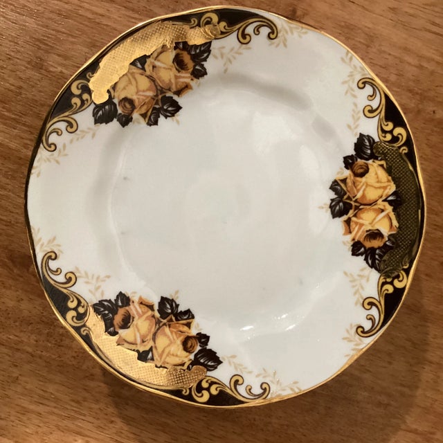 Collectible Mid 20th Century Royal Russian 24 Carats Gold Hand Painted Set of Plates With Maker's Mark- Set of 6 For Sale - Image 4 of 11