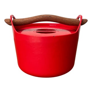 Mid-Century Modern Red Enamel Cast Iron Pot with Teak Handle by Timo Sarpaneva for Rosenlew of Finland, 1960s For Sale