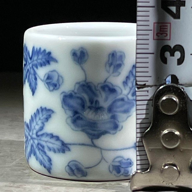 Blue Blue & White Porcelain Thumb Ring With Floral Motif For Sale - Image 8 of 9