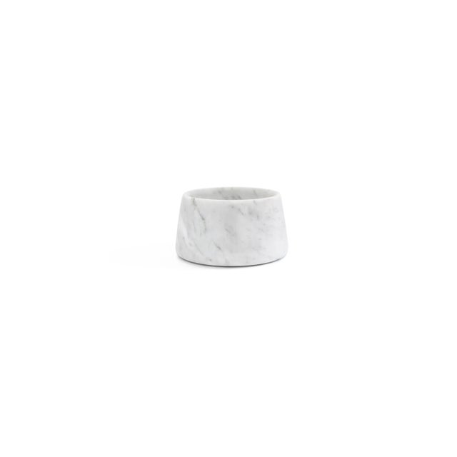 White Carrara marble bowl for cats and dogs, made in Italy, Carrara. Size small. Each piece is in a way unique (every...