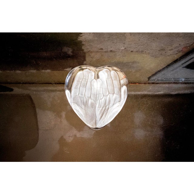 1970s Crystal Sculpture of Heart Supported by Hands by Tony Morgan for Daum, 1970s For Sale - Image 5 of 5